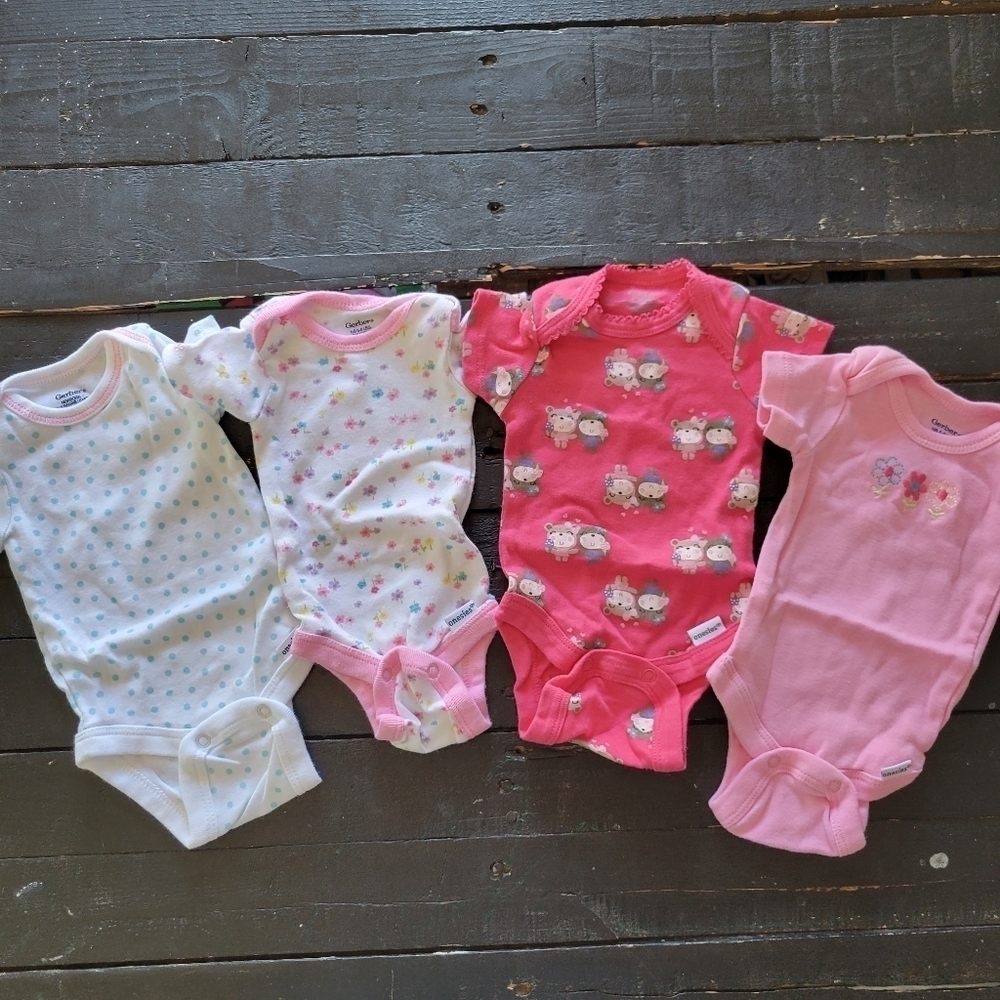 Onesies by Gerber NWOT Baby Girl Newborn Bundle Lot of 4 Short Sleeve Pink White